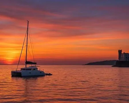 Catamarano - Principessa Dei Draghi Hotel en barco